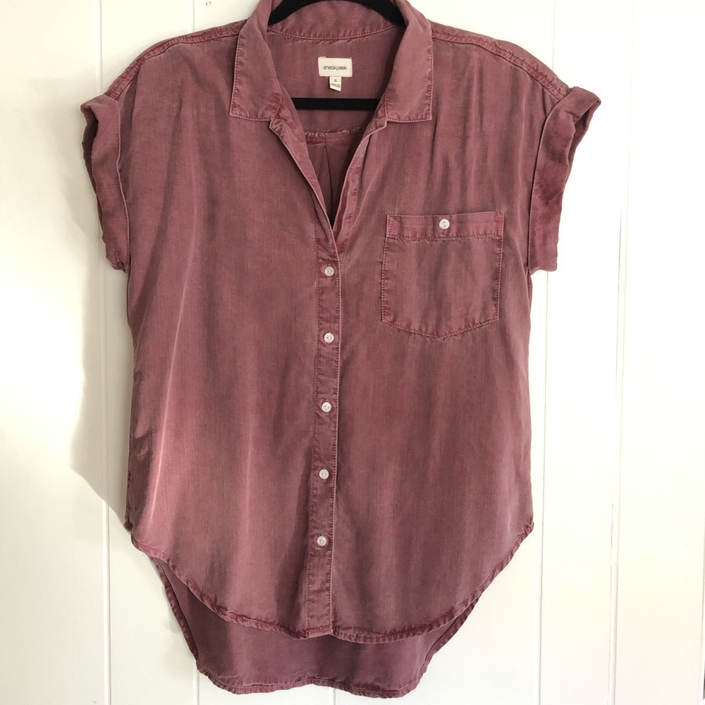 Short sleeve button down